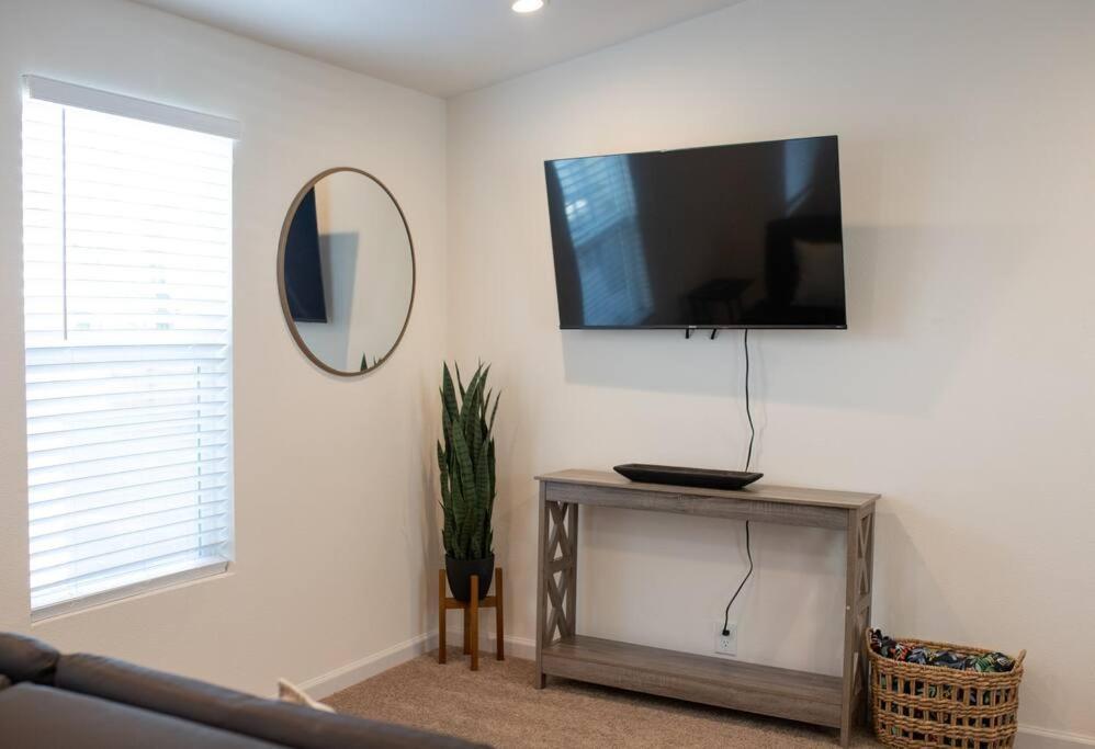 Modern 2-bedroom Eucalyptus House